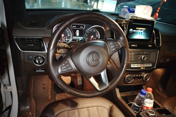 Used Mercedes-Benz GLE 2017 GLE 320 4MATIC Dynamic Model Steering Wheel