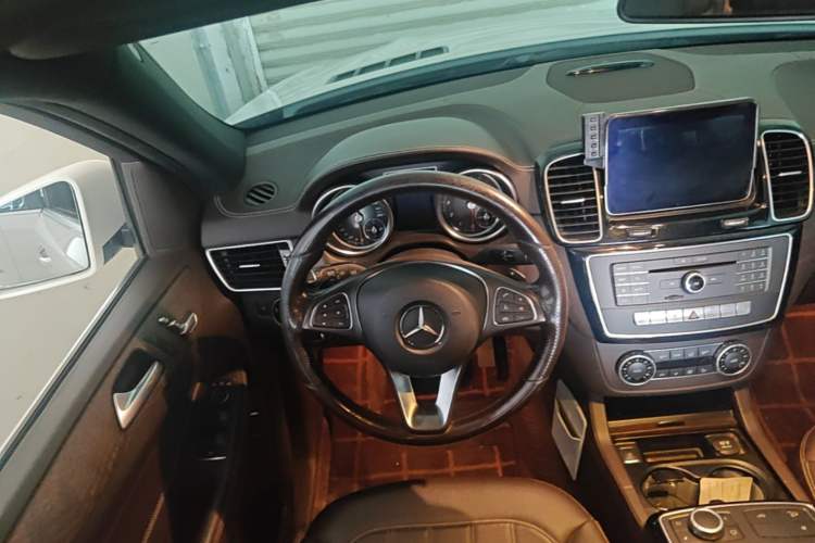 Used Mercedes-Benz GLE 2017 GLE 400 4MATIC Steering Wheel