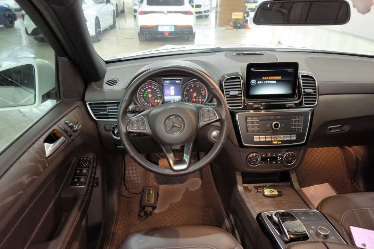 Used Mercedes-Benz GLE 2017 GLE 320 4MATIC Dynamic Model Steering Wheel