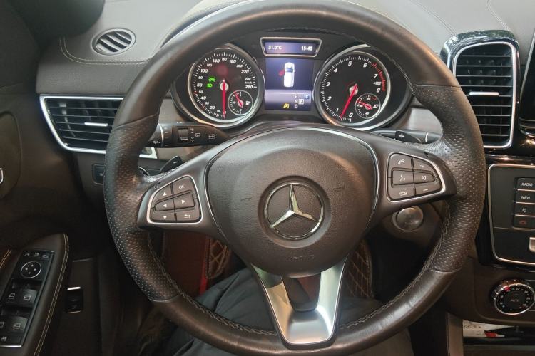 Used Mercedes-Benz GLE 2017 GLE 320 4MATIC Dynamic Model Steering Wheel