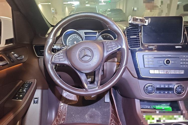 Used Mercedes-Benz GLE 2017 GLE 320 4MATIC Dynamic Model Steering Wheel