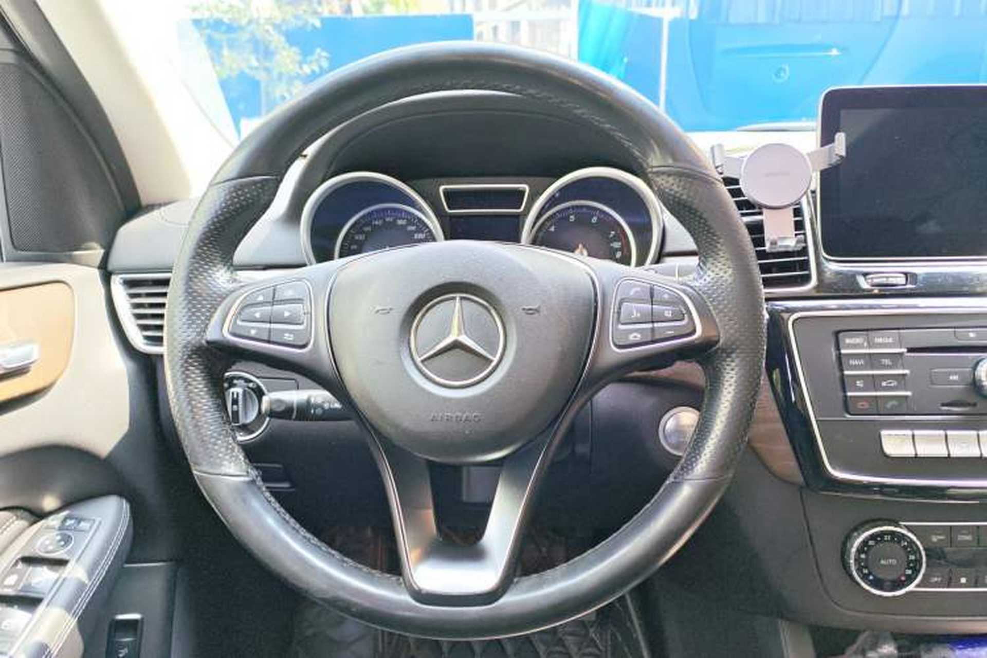 Used Mercedes-Benz GLE 2017 GLE 320 4MATIC Luxury Model Steering Wheel