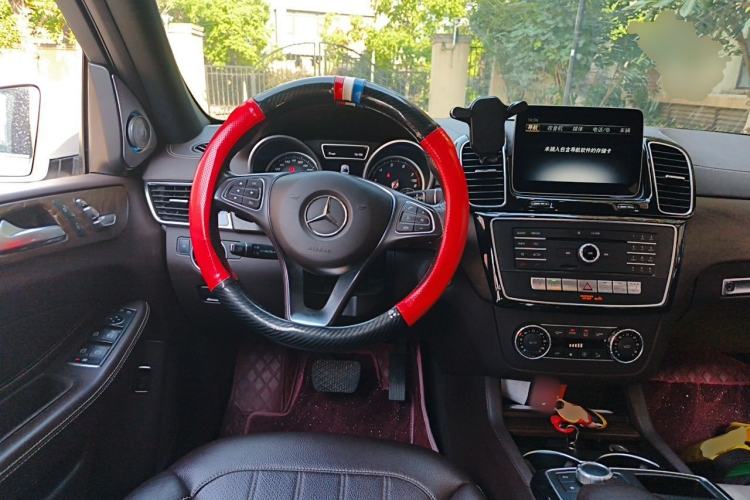 Used Mercedes-Benz GLE 2017 GLE 320 4MATIC Dynamic Model Steering Wheel