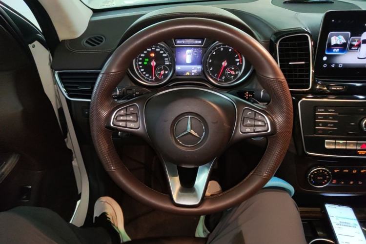 Used Mercedes-Benz GLE 2017 GLE 320 4MATIC Dynamic Model Steering Wheel