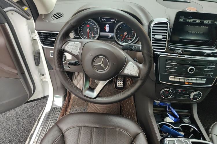 Used Mercedes-Benz GLE 2017 GLE 320 4MATIC Dynamic Model Steering Wheel