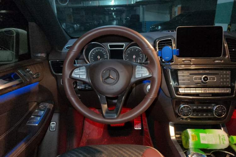 Used Mercedes-Benz GLE 2017 GLE 320 4MATIC Dynamic Model Steering Wheel