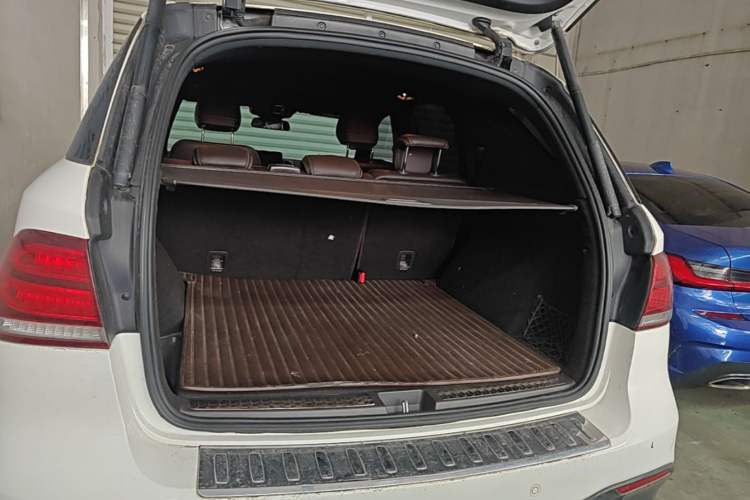 Used Mercedes-Benz GLE 2017 GLE 400 4MATIC Trunk