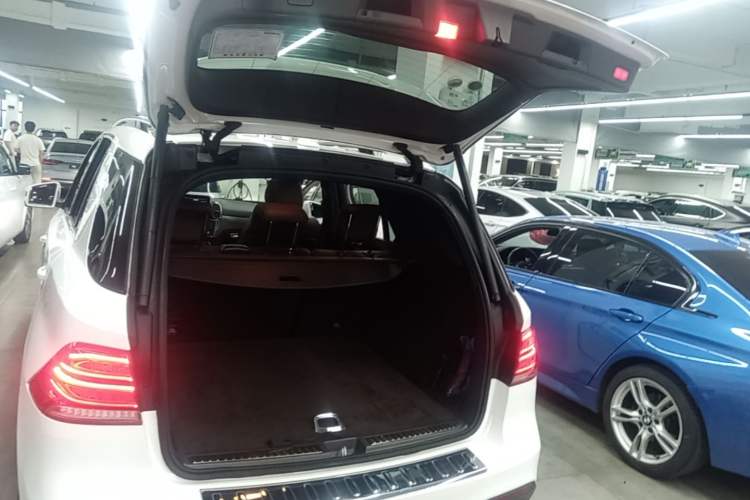 Used Mercedes-Benz GLE 2017 GLE 400 4MATIC Trunk