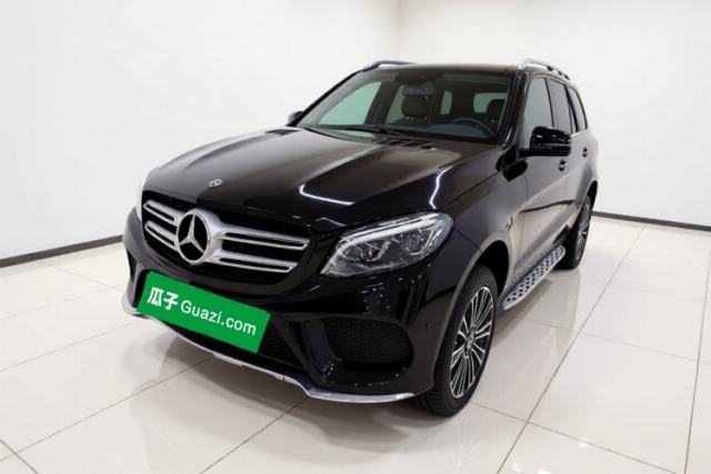 Ojetý Mercedes-Benz GLE 2018 GLE 400 4MATIC Exclusive Edition