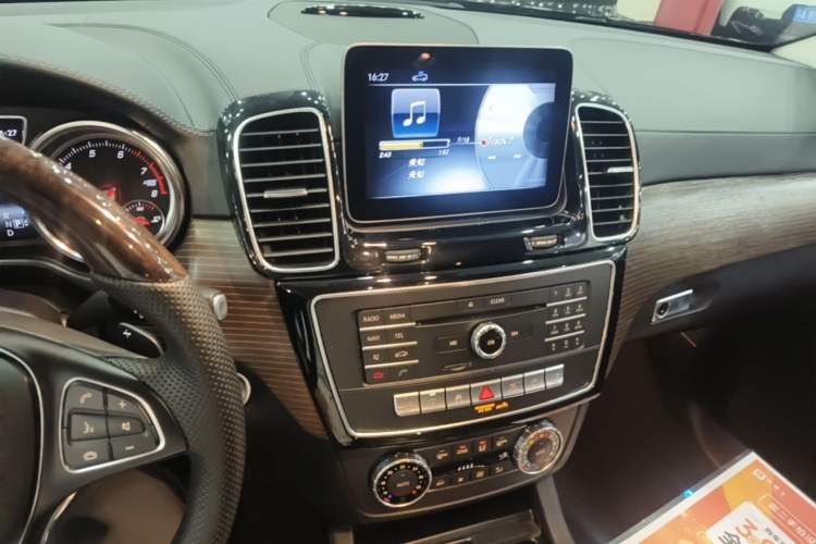 Used Mercedes-Benz GLE 2018 GLE 320 4MATIC Dynamic Edition Collector's Edition Audio And AC Panel