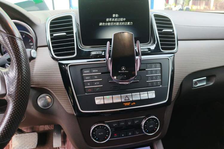 Used Mercedes-Benz GLE 2018 GLE 320 4MATIC Dynamic Edition Collector's Edition Audio And AC Panel