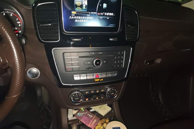 Used Mercedes-Benz GLE 2018 GLE 320 4MATIC Dynamic Edition Collector's Edition Audio And AC Panel
