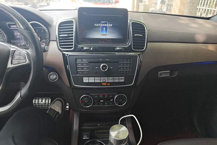 Used Mercedes-Benz GLE 2018 GLE 400 4MATIC Exclusive Edition Audio And AC Panel