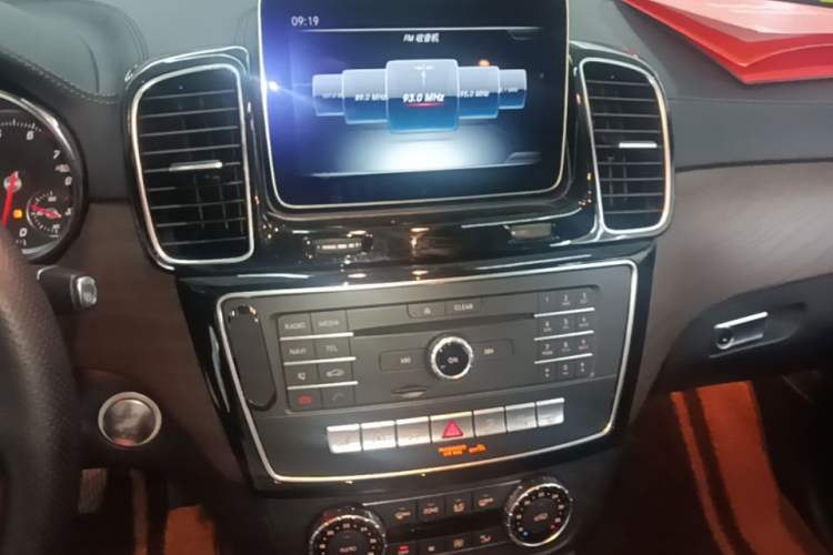 Used Mercedes-Benz GLE 2018 GLE 320 4MATIC Dynamic Edition Collector's Edition Audio And AC Panel