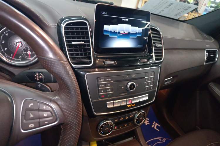 Used Mercedes-Benz GLE 2018 GLE 320 4MATIC Dynamic Edition Collector's Edition Audio And AC Panel