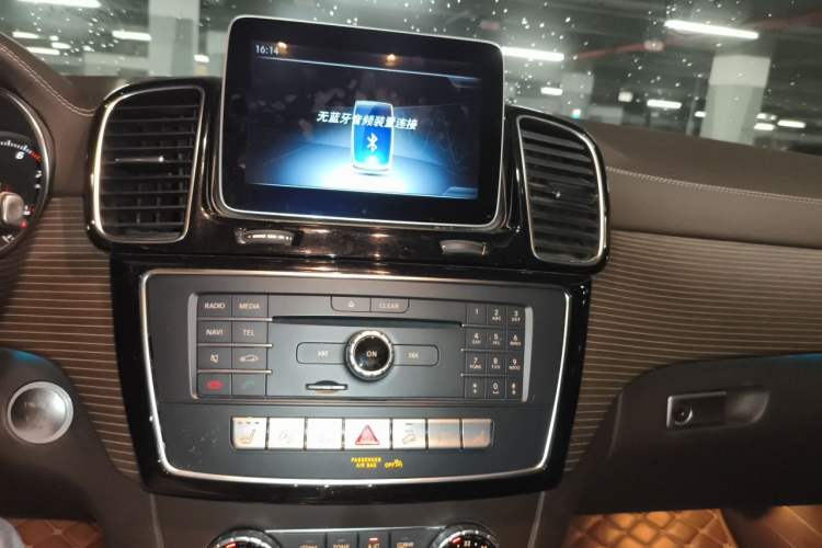 Used Mercedes-Benz GLE 2018 GLE 320 4MATIC Dynamic Edition Collector's Edition Audio And AC Panel