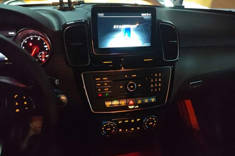 Used Mercedes-Benz GLE 2018 GLE 320 4MATIC Dynamic Edition Collector's Edition Audio And AC Panel