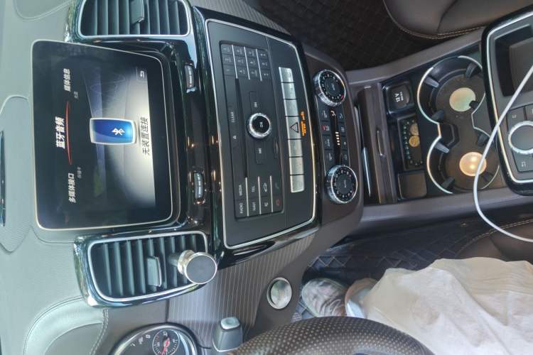 Used Mercedes-Benz GLE 2018 GLE 320 4MATIC Luxury Collection Edition Audio And AC Panel