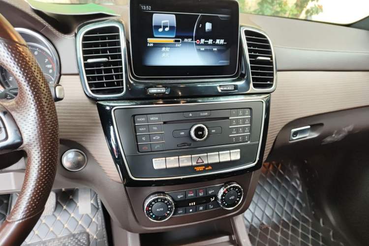 Used Mercedes-Benz GLE 2018 GLE 320 4MATIC Dynamic Edition Collector's Edition Audio And AC Panel