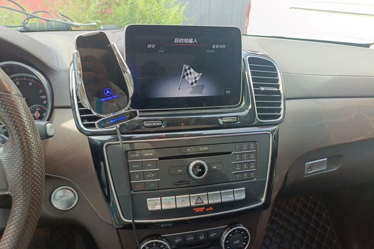 Used Mercedes-Benz GLE 2018 GLE 320 4MATIC Dynamic Edition Collector's Edition Audio And AC Panel