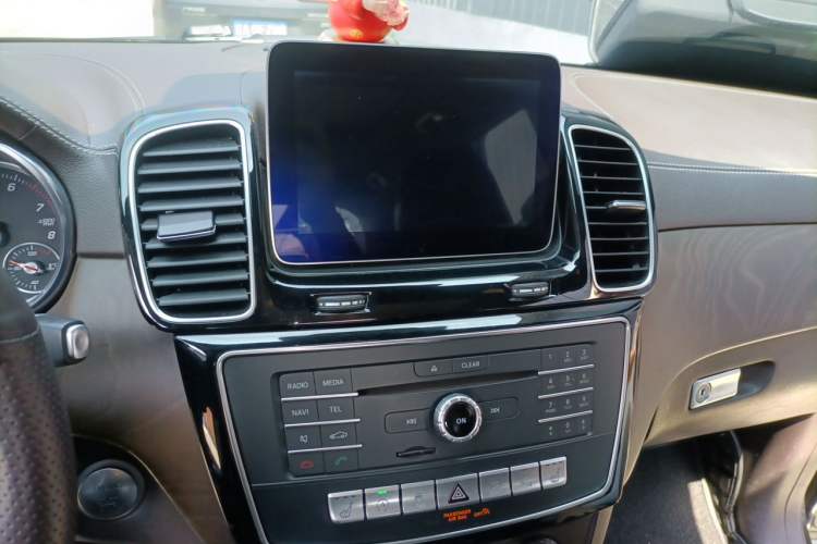 Used Mercedes-Benz GLE 2018 GLE 320 4MATIC Luxury Collection Edition Audio And AC Panel