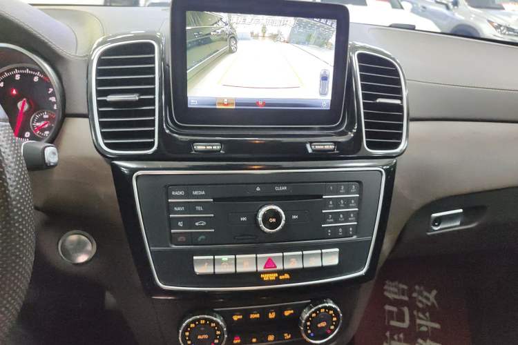 Used Mercedes-Benz GLE 2018 GLE 320 4MATIC Dynamic Edition Collector's Edition Audio And AC Panel