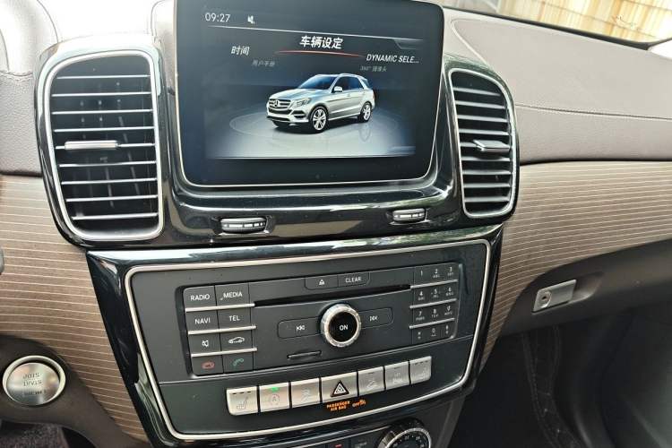 Used Mercedes-Benz GLE 2018 GLE 320 4MATIC Luxury Collection Edition Audio And AC Panel