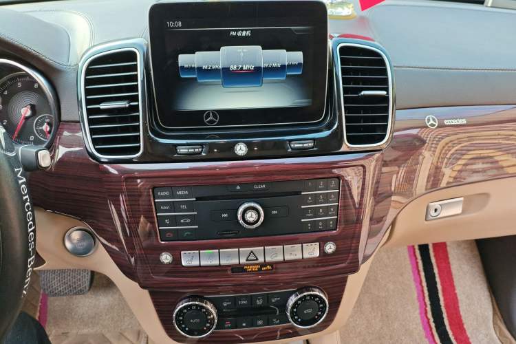 Used Mercedes-Benz GLE 2018 GLE 320 4MATIC Dynamic Edition Collector's Edition Audio And AC Panel