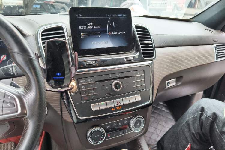 Used Mercedes-Benz GLE 2018 GLE 320 4MATIC Dynamic Edition Collector's Edition Audio And AC Panel