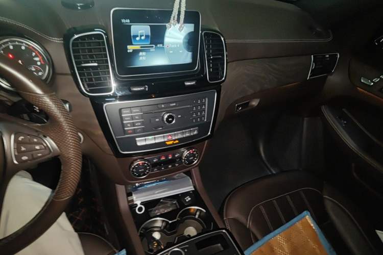 Used Mercedes-Benz GLE 2018 GLE 320 4MATIC Dynamic Edition Collector's Edition Audio And AC Panel