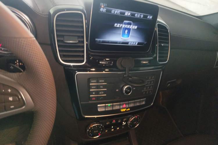 Used Mercedes-Benz GLE 2018 GLE 320 4MATIC Dynamic Edition Collector's Edition Audio And AC Panel