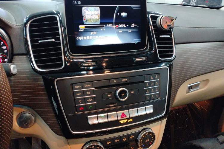 Used Mercedes-Benz GLE 2018 GLE 320 4MATIC Dynamic Edition Collector's Edition Audio And AC Panel