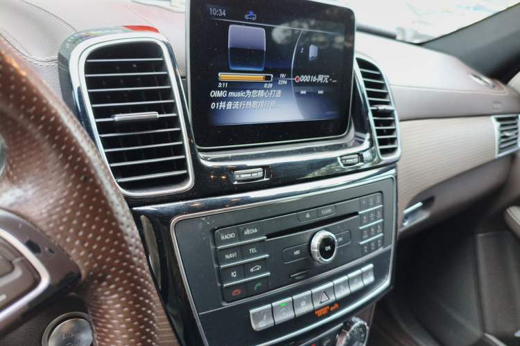 Used Mercedes-Benz GLE 2018 GLE 320 4MATIC Dynamic Edition Collector's Edition Audio And AC Panel