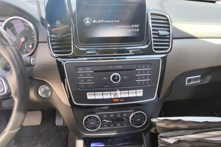 Used Mercedes-Benz GLE 2018 GLE 320 4MATIC Dynamic Edition Collector's Edition Audio And AC Panel