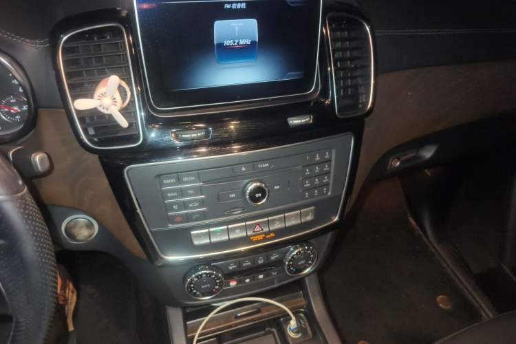 Used Mercedes-Benz GLE 2018 GLE 320 4MATIC Dynamic Edition Collector's Edition Audio And AC Panel