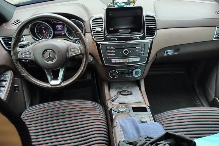 Used Mercedes-Benz GLE 2018 GLE 320 4MATIC Dynamic Edition Collector's Edition Center Console