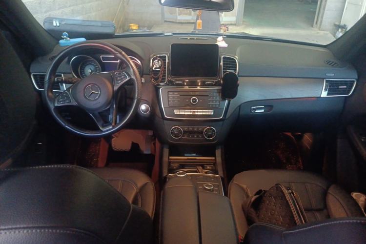 Used Mercedes-Benz GLE 2018 GLE 400 4MATIC Exclusive Edition Center Console