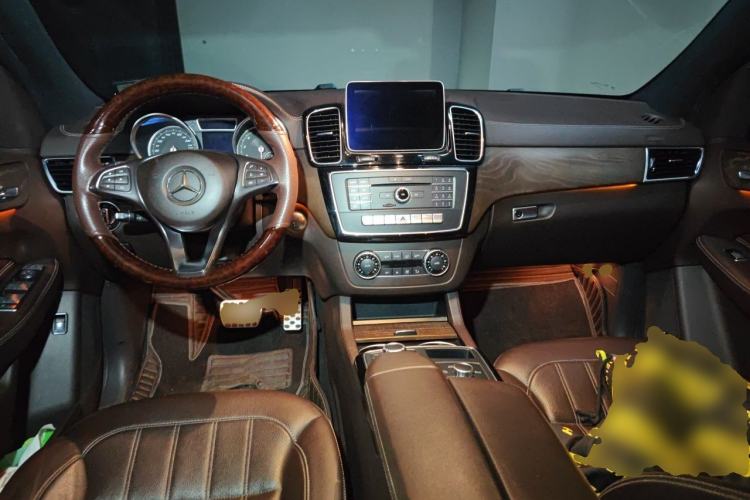 Used Mercedes-Benz GLE 2018 GLE 320 4MATIC Dynamic Edition Collector's Edition Center Console