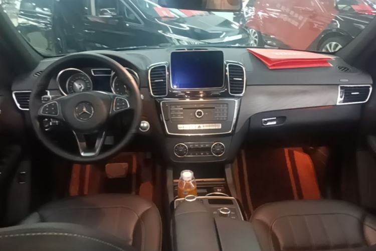 Used Mercedes-Benz GLE 2018 GLE 320 4MATIC Dynamic Edition Collector's Edition Center Console