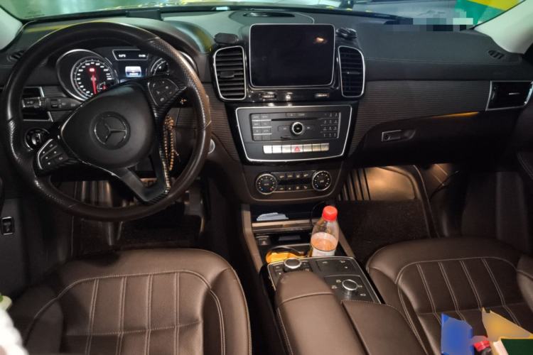 Used Mercedes-Benz GLE 2018 GLE 400 4MATIC Exclusive Edition Center Console
