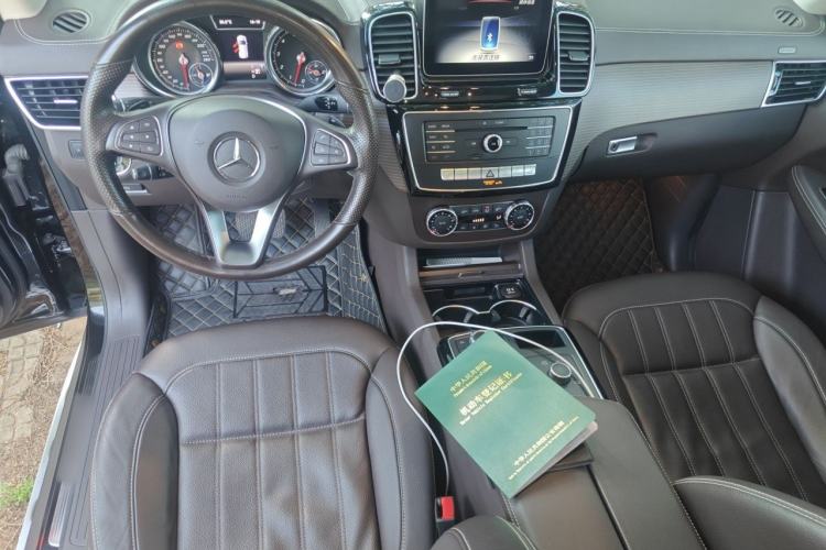 Used Mercedes-Benz GLE 2018 GLE 320 4MATIC Luxury Collection Edition Center Console