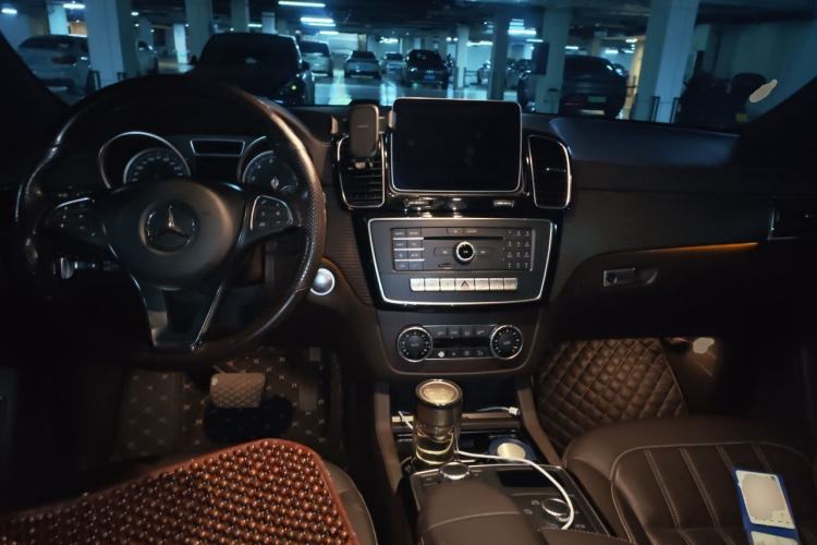 Used Mercedes-Benz GLE 2018 GLE 320 4MATIC Dynamic Edition Collector's Edition Center Console