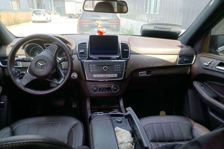 Used Mercedes-Benz GLE 2018 GLE 320 4MATIC Luxury Collection Edition Center Console