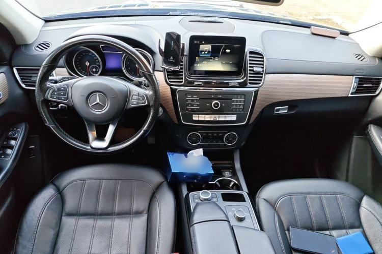 Used Mercedes-Benz GLE 2018 GLE 320 4MATIC Dynamic Edition Collector's Edition Center Console