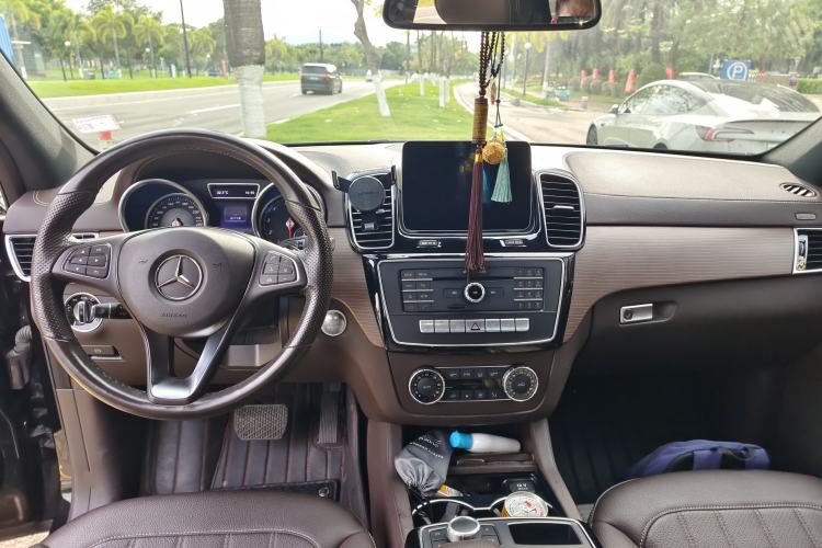 Used Mercedes-Benz GLE 2018 GLE 320 4MATIC Dynamic Edition Collector's Edition Center Console