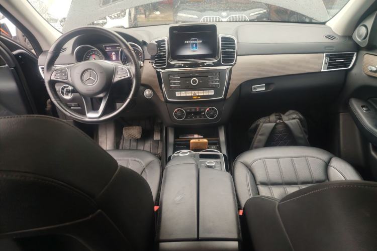 Used Mercedes-Benz GLE 2018 GLE 320 4MATIC Dynamic Edition Collector's Edition Center Console
