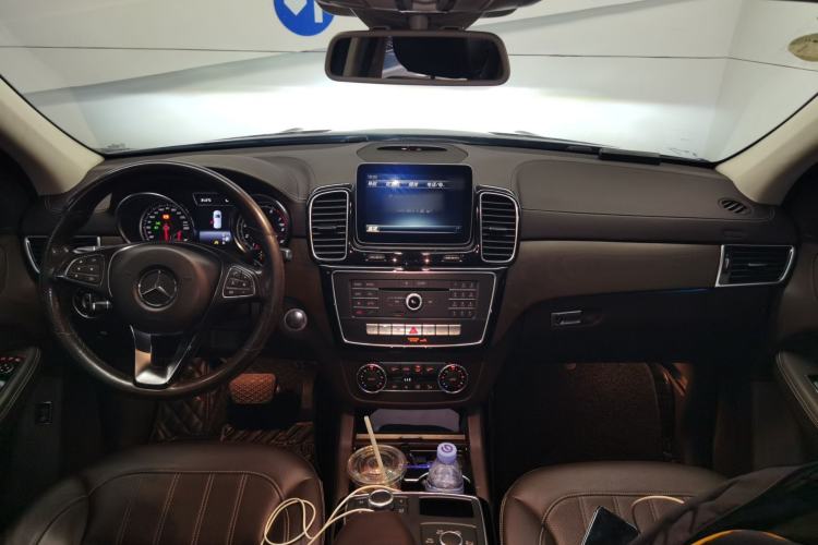 Used Mercedes-Benz GLE 2018 GLE 320 4MATIC Dynamic Edition Collector's Edition Center Console