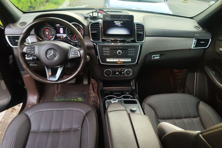 Used Mercedes-Benz GLE 2018 GLE 320 4MATIC Dynamic Edition Collector's Edition Center Console