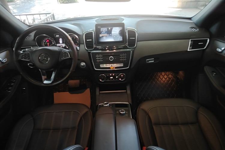 Used Mercedes-Benz GLE 2018 GLE 320 4MATIC Dynamic Edition Collector's Edition Center Console