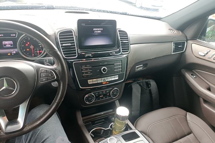 Used Mercedes-Benz GLE 2018 GLE 320 4MATIC Dynamic Edition Collector's Edition Center Console